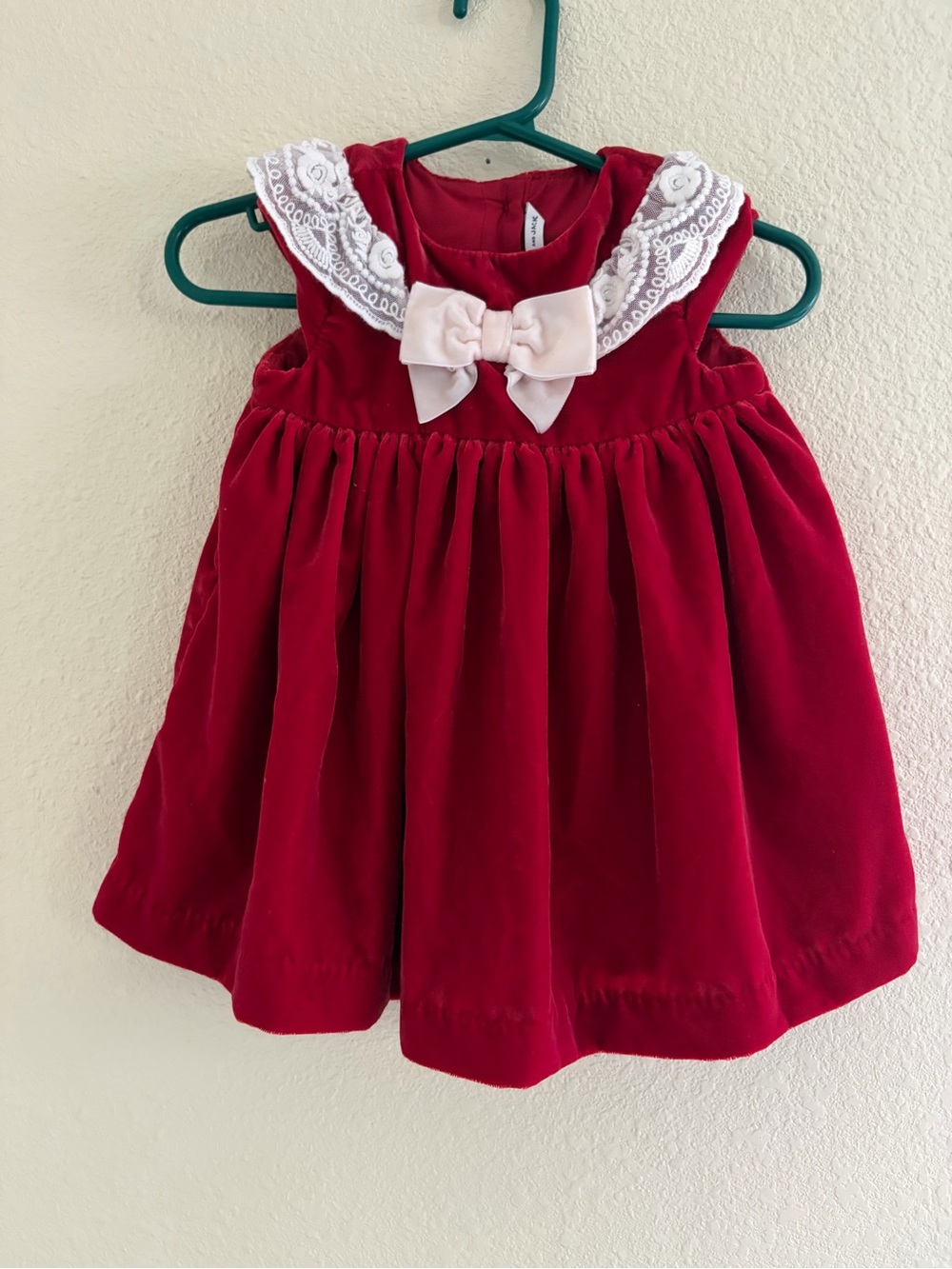 Janie and Jack vintage inspired Red Velvet Dress with White Lace Collar and Bow